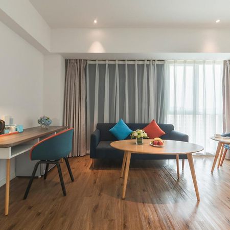 Holiday Inn Express Qingdao Chengyang Central By Ihg Zewnętrze zdjęcie